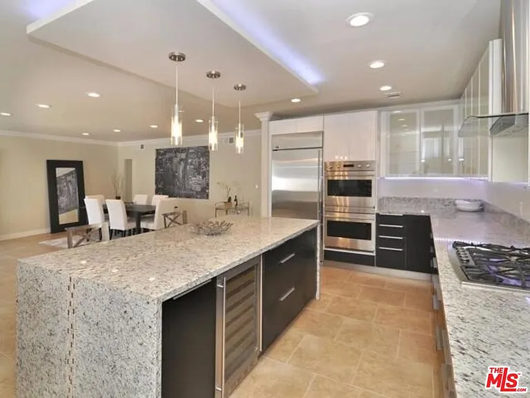 5354 Lindley Ave #301 — Photo 3
