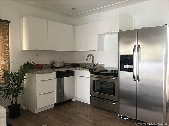5th image of 260 NW 40th St Unit S