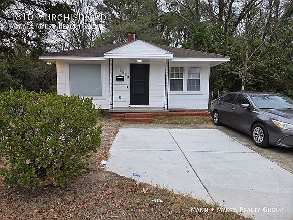 2nd image of 1810 Murchison Rd
