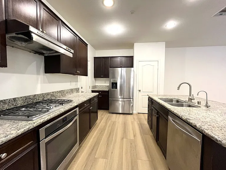 14601 Serenade Dr — Photo 5