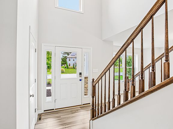 Dartmouth-C-Scatt-Cburg-5967-Gabrielle-Foyer-1