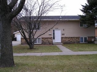 2308 S 20th St, Grand Forks, ND 58201