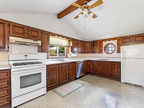 3rd image of 60 Essex St