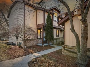 1027 Valley Side Dr #1029, Maumee, OH 43537