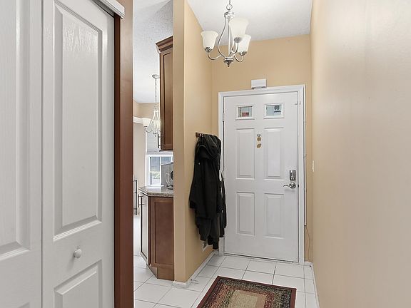 3rd image of 46 Club Pl #46