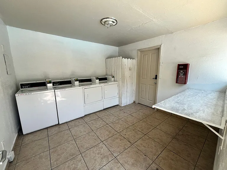 Campbell Plaza Garden Apartments — Photo 13