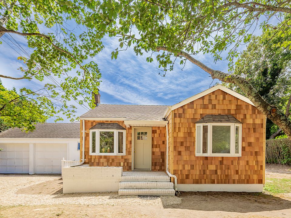 1st image of 15 Indian Hill Rd