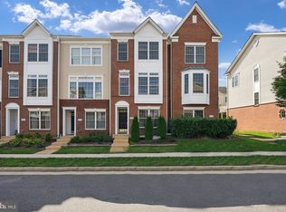 42657 Homefront Ter, Chantilly, VA 20152