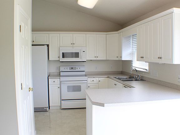 3rd image of 1550 Gilmer Cir