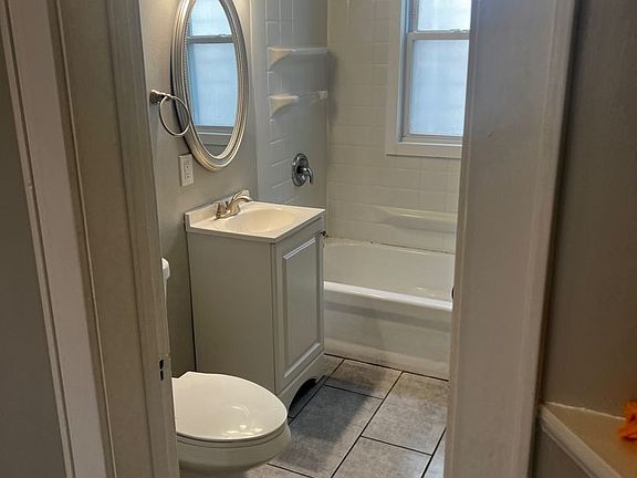 4th image of 2757 N Weil St #L
