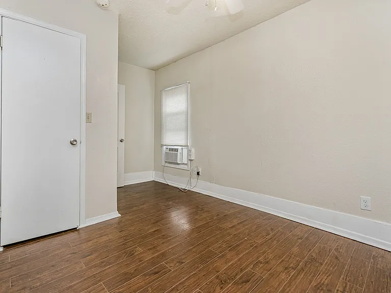 509 4th Ave #B — Photo 12