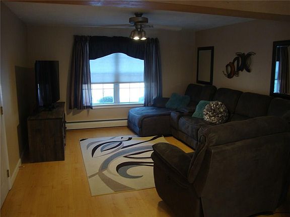 5th image of 54 Pine Hill Ave