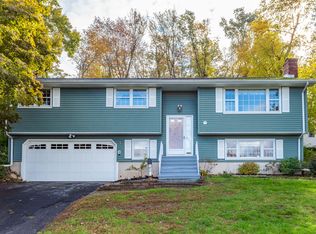 40 Surrey Dr, Wallingford, CT 06492