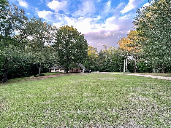 2nd image of 215 Drive 1572