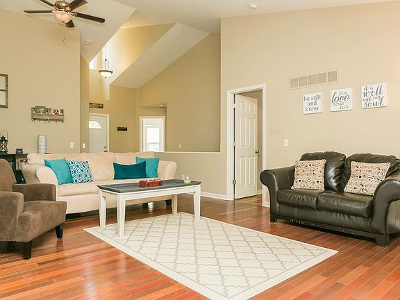 5th image of 1818 Meadowbrook Ct