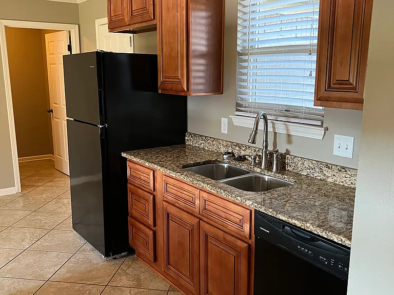 1410 Arapaho Trl — Photo 20