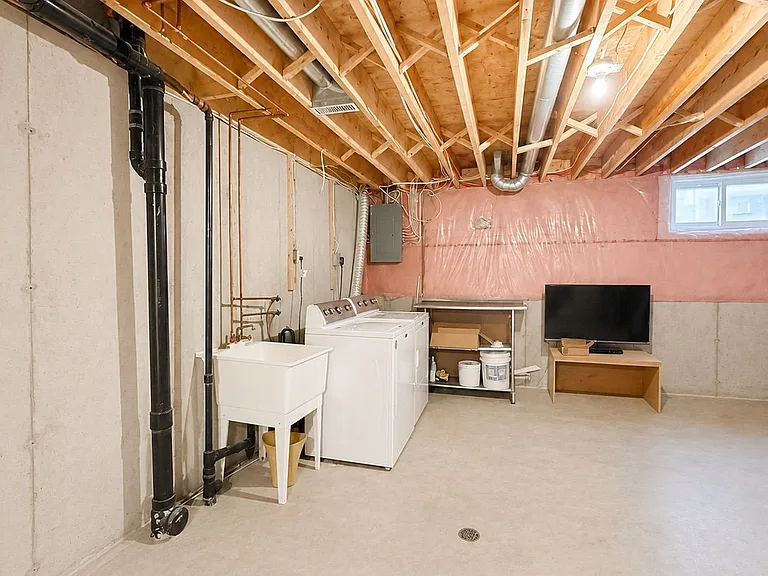 925 Lawson Rd #16 — Photo 11