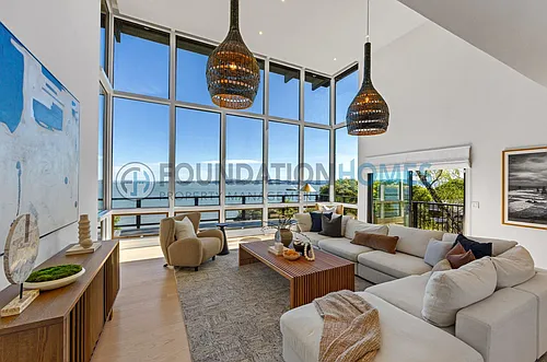 5002 Paradise Dr Photo 1