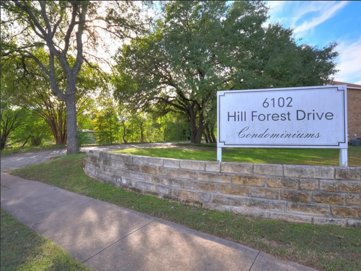 Hill Forest Condominiums — Photo 1