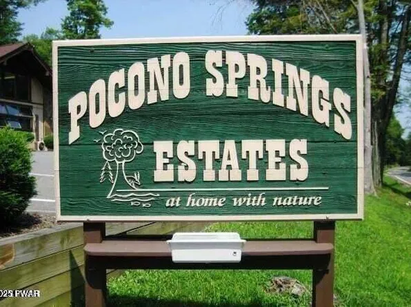 39 Bear Dr, Newfoundland, PA 18445