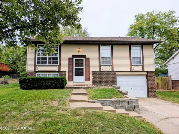 1317 Grandview Dr, Jefferson City, MO 65109