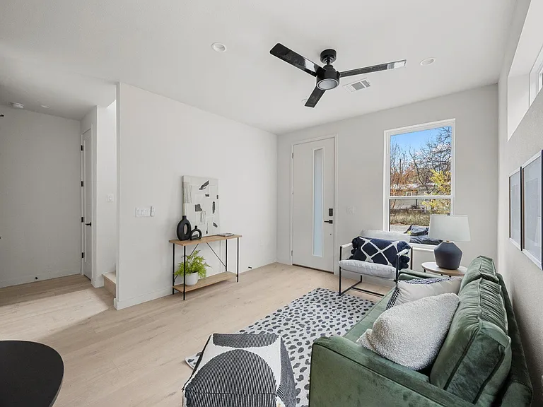 1709 Maple Ave #2B — Photo 6