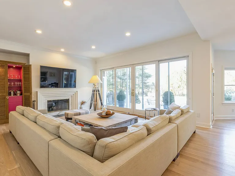 127 Mill Creek Close — Photo 5