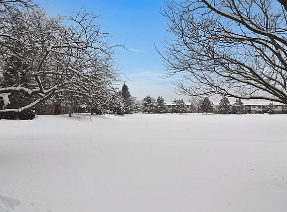 2nd image of 4053 N Newport Ln