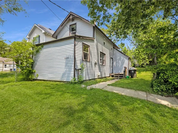 925 E 9th St, Des Moines, IA 50316