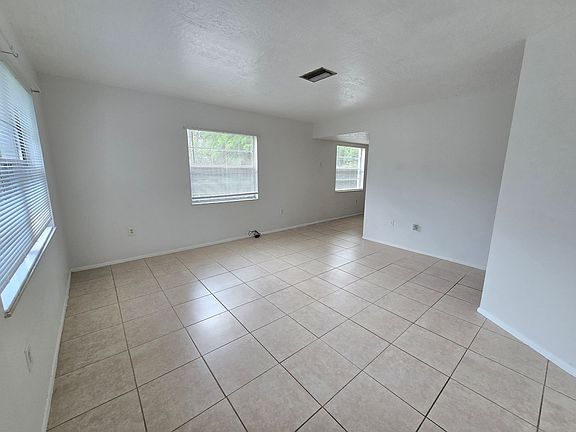 3rd image of 3916 25th St W
