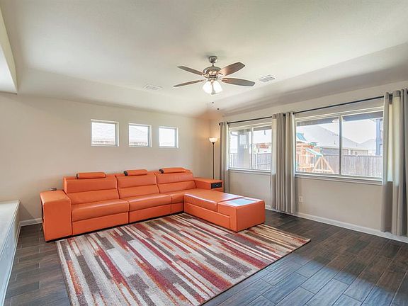 4th image of 1704 Outpost Creek Ln