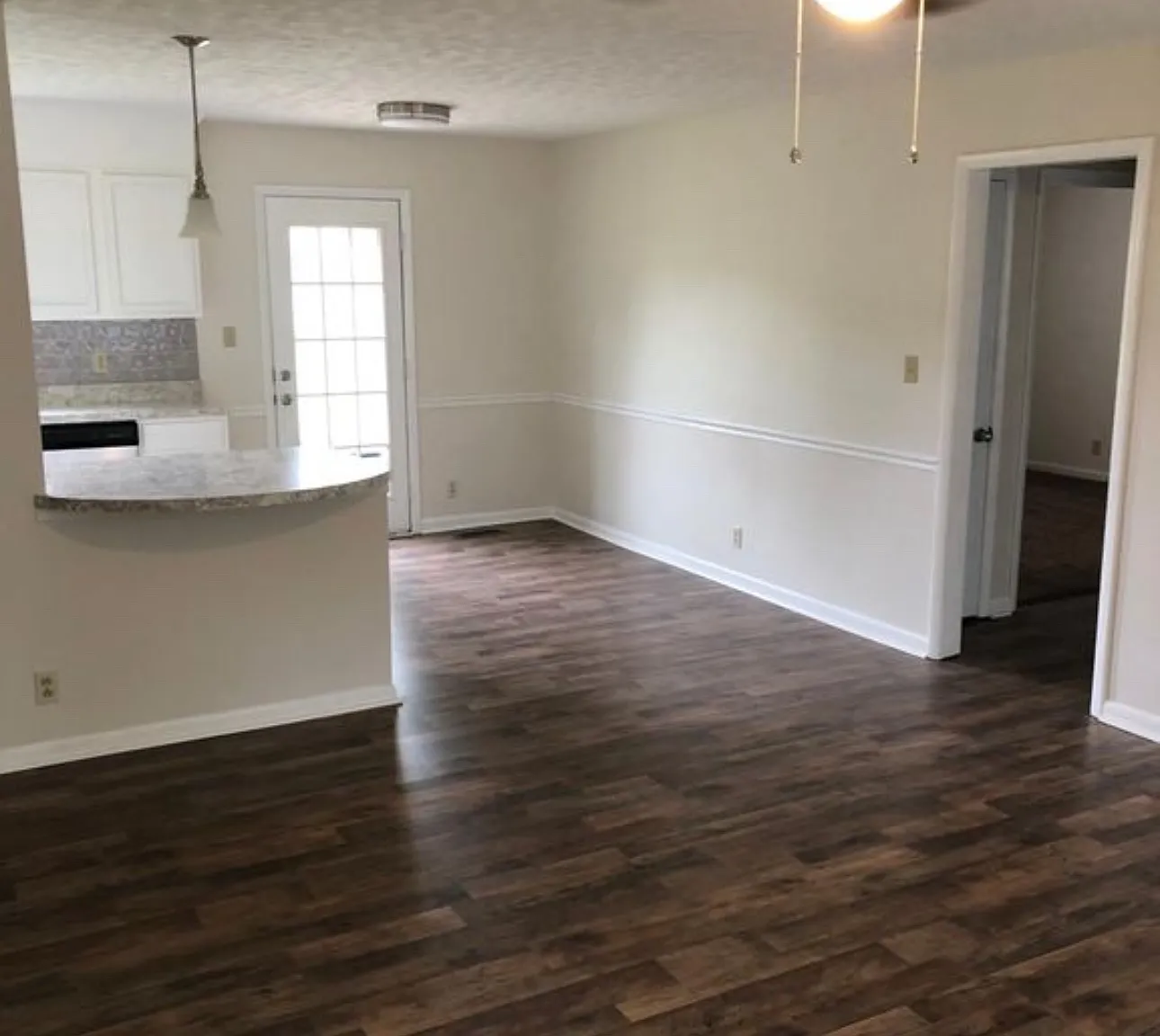 3 bed, 1092 sqft, $1,650 — Photo 2