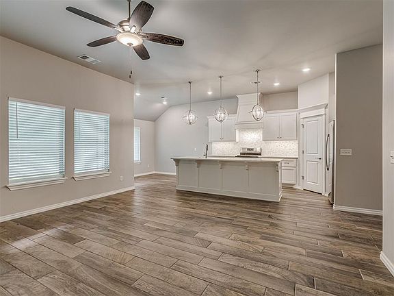 5th image of 5109 White Gold Ave
