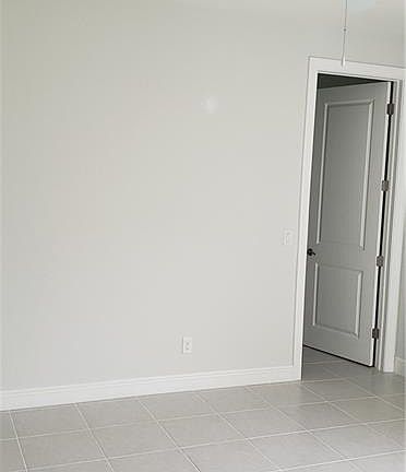 4th image of 424 NE 18th Ave