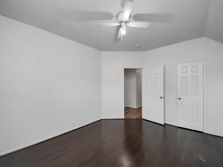 20510 Pioneer Bend Ct — Photo 35