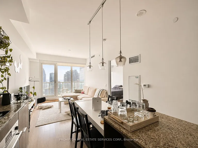 197 Yonge St #4407 — Photo 4