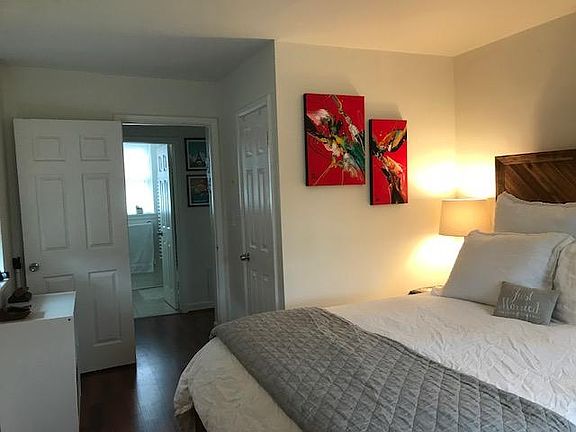 2nd image of 2871 S Buchanan St APT C1