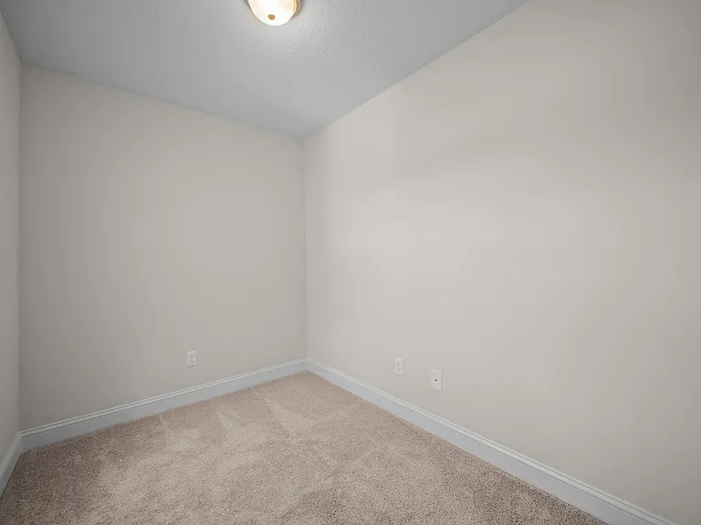 209 Verrazzano Ln — Photo 21