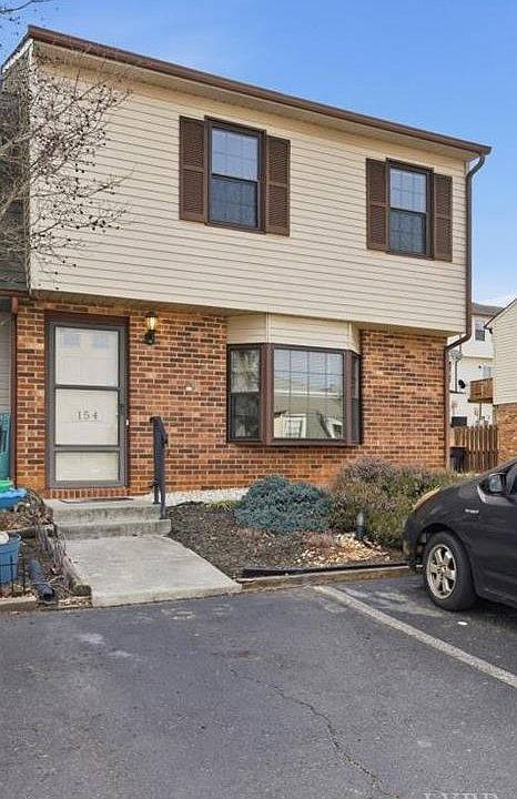 1st image of 154 Kitty Hawk Sq