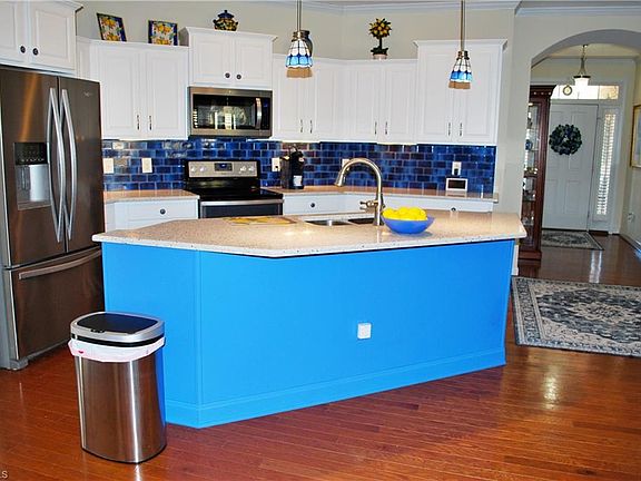 2nd image of 101 Tall Timber Dr