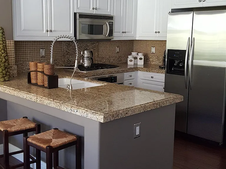 58 Paseo Vis — Photo 2