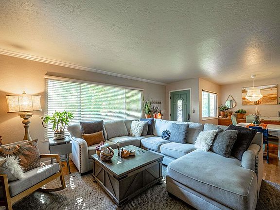 4th image of 20376 Eureka Dr