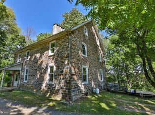 1394 Hillside Ln, Quakertown, PA 18951