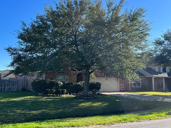 3rd image of 3803 Crestwood Cir