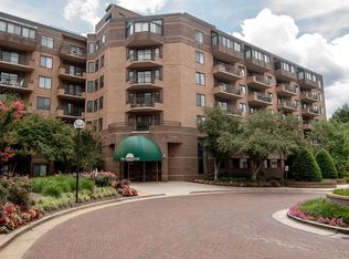 2111 Wisconsin Ave NW APT 111, Washington, DC