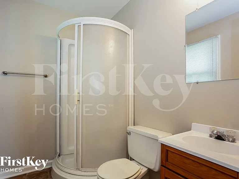 4438 Windsor Rd — Photo 6