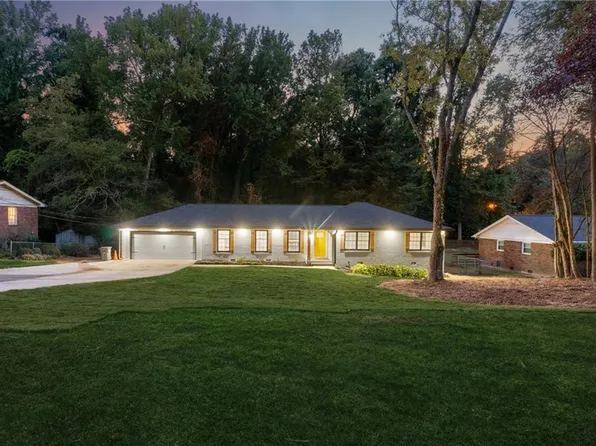 2055 Oak Rd, Snellville, GA 30078