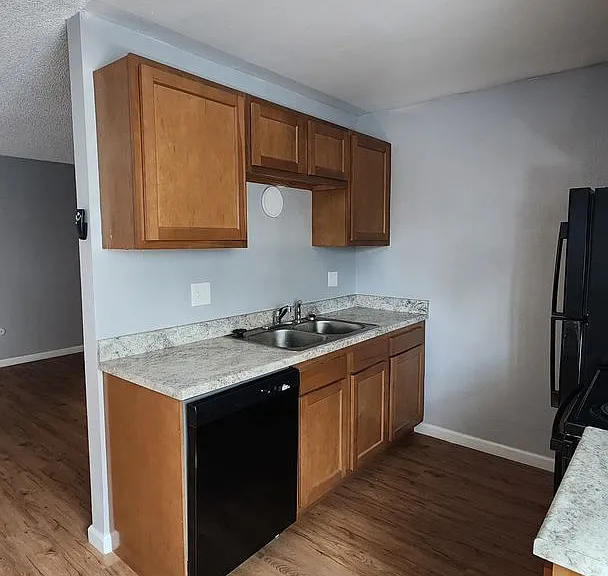 Myers Court — Photo 14