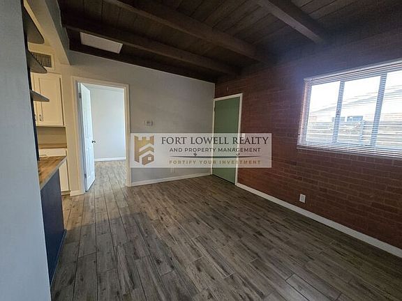 5th image of 1010 N Jones Blvd #B