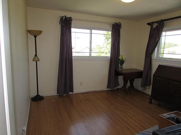 Upstairs guest bedroom